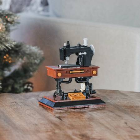 Sallie Tomato - Vintage Sewing Machine Building Block Kit